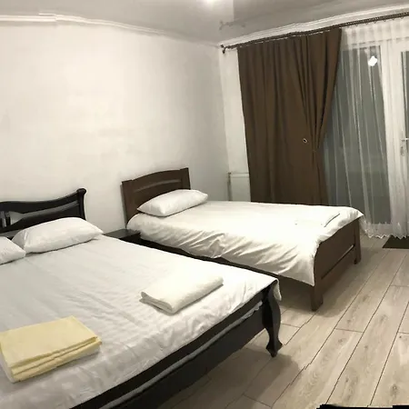艾兹基Family House别墅 外观 照片